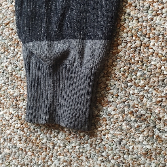 Kenneth Cole Reaction Men's Sm black/ Gray zip up sweater - Picture 5 of 7